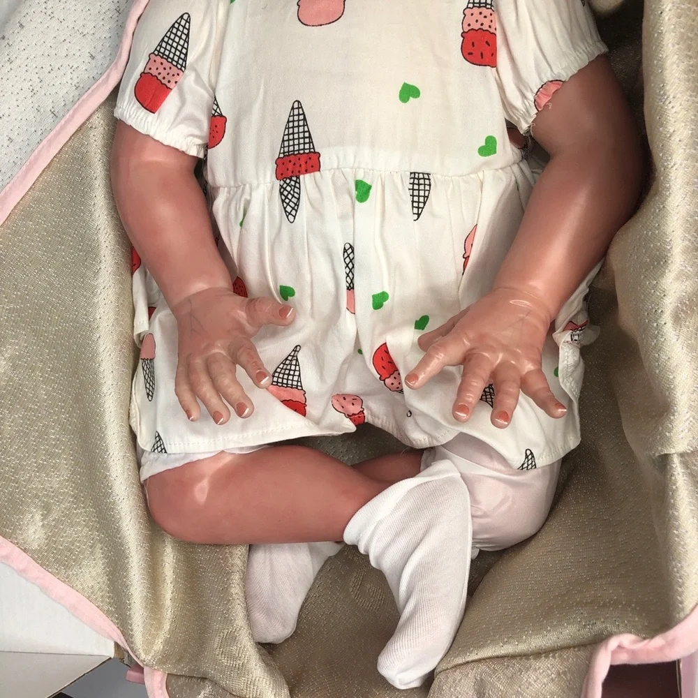 Vollence 18 Inch Vinyl Reborn Baby Doll, (CSWW-0001) - Picture 5 of 7